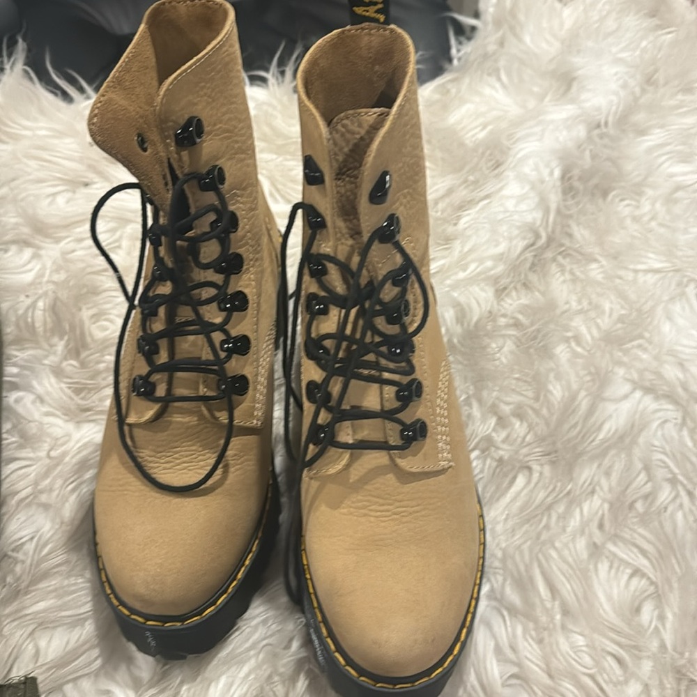 Doc Martens size 8 Leona Boots Taupe